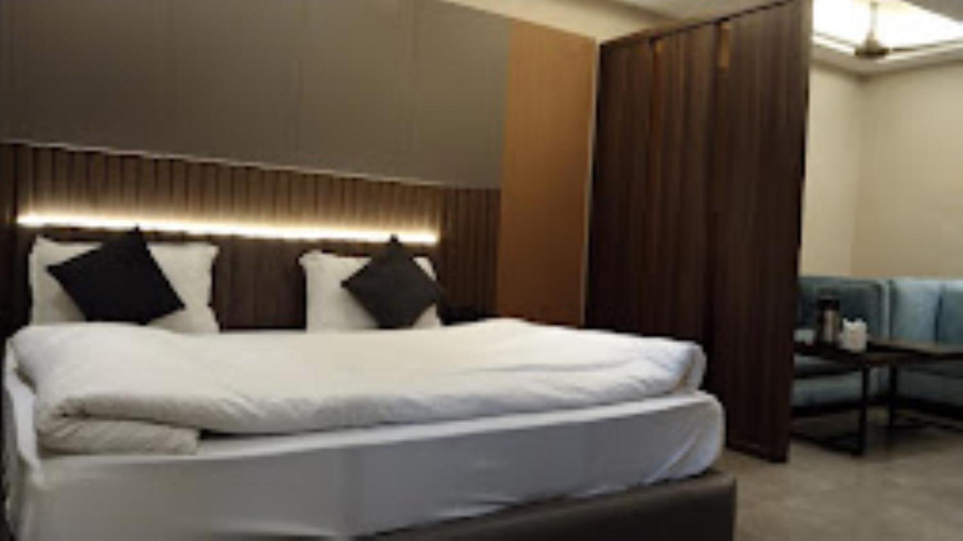 The Gagan Plaza Hotel Канпур Экстерьер фото