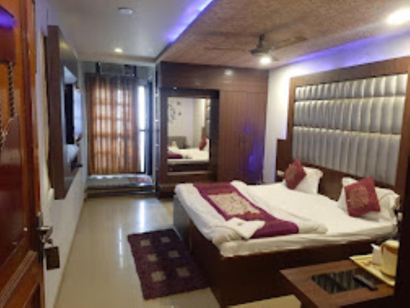 The Gagan Plaza Hotel Канпур Экстерьер фото